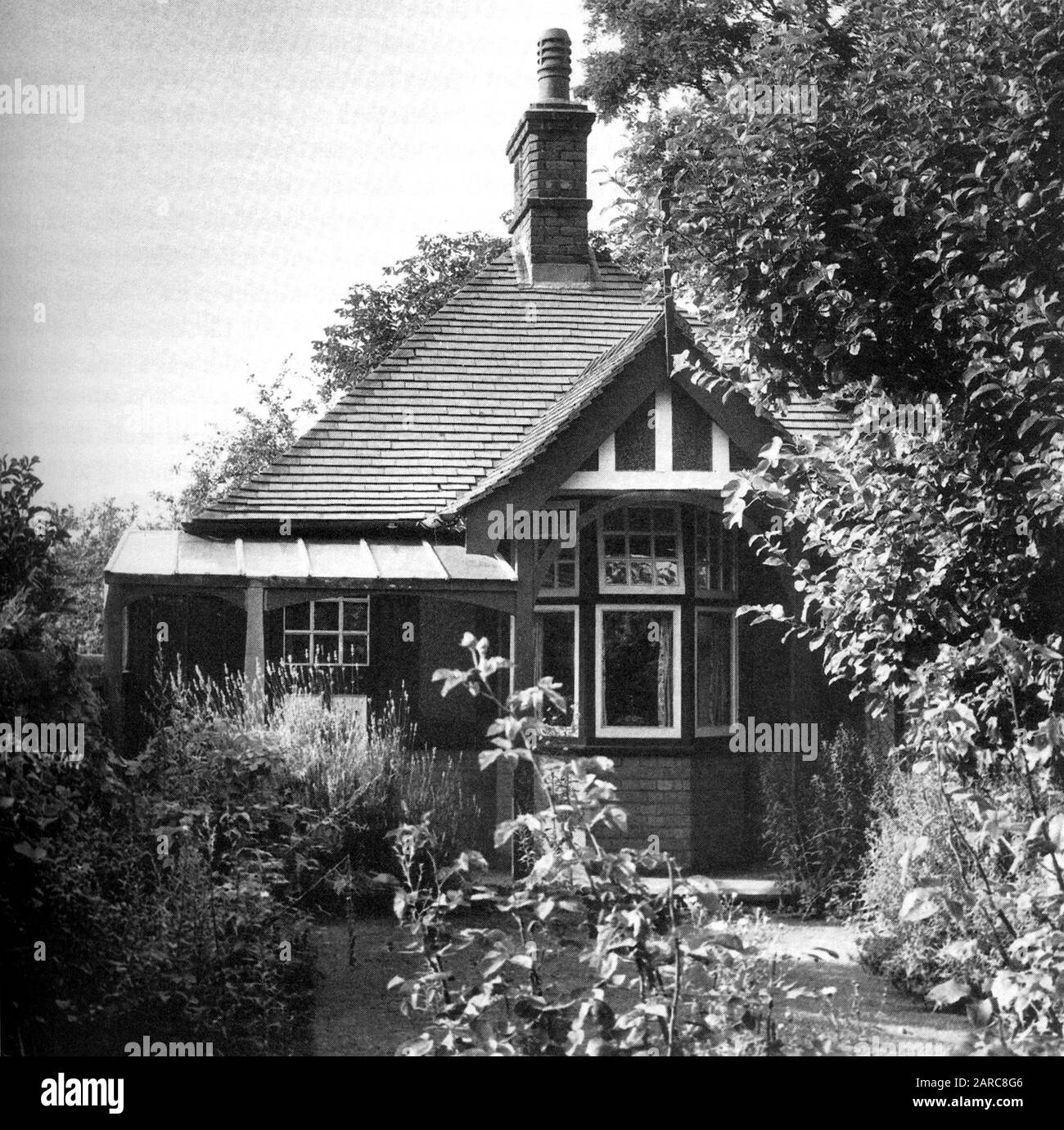 T.E. Lawrence. Il bungalow lo costruì nel giardino di 2 Polstead Road quando si laureò al Jesus College di Oxford. Foto Stock