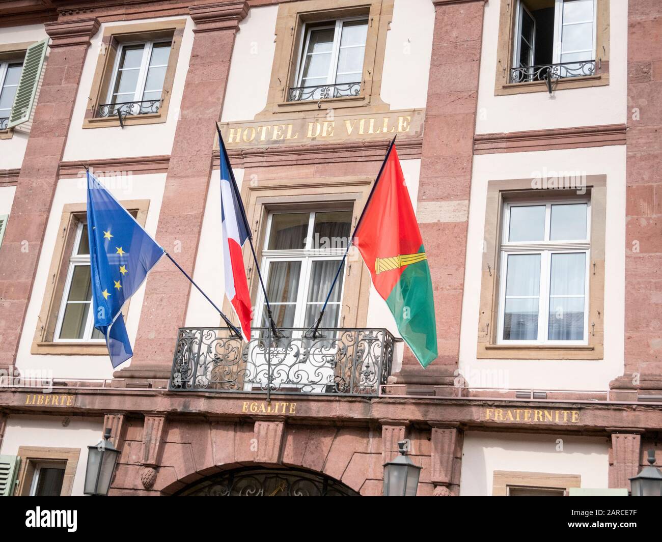 L'Edificio Dell'Hotel De Ville A Requewihr Alsace France Foto Stock