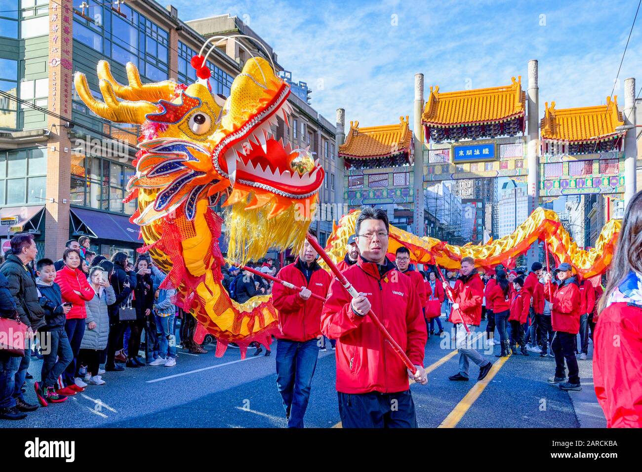 Dragon Dance, Chinese Lunar New Year Parade, Chinatown, Vancouver, British Columbia, Canada Foto Stock