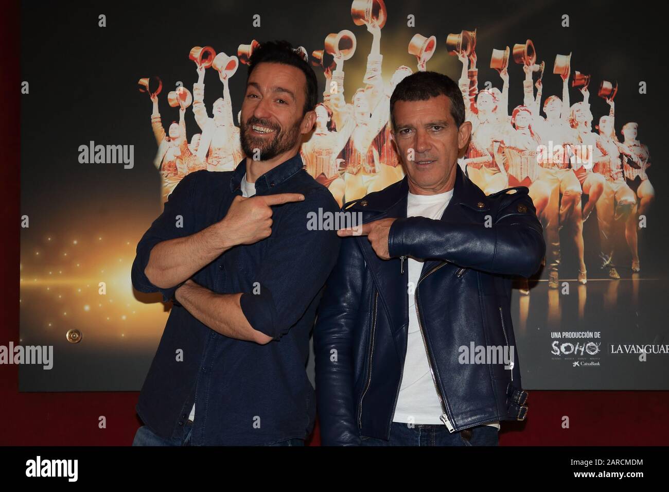 27H Jan, ANTONIO BANDERAS e PABLO PUYOL presentano a Barcellona LA LINEA musicale A CHORUS a Teatre Tivoli Foto Stock