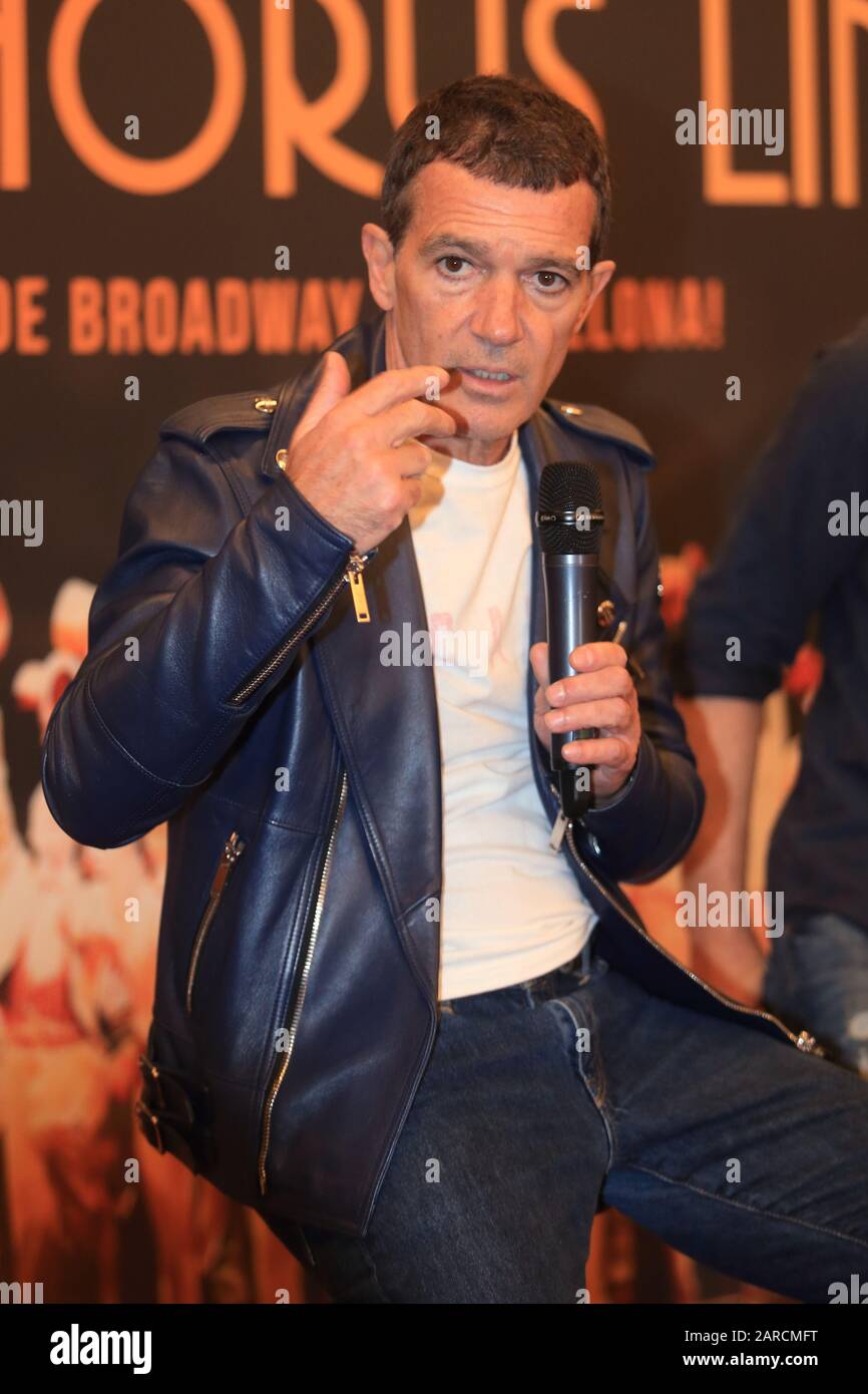 27H Jan, ANTONIO BANDERAS e PABLO PUYOL presentano a Barcellona LA LINEA musicale A CHORUS a Teatre Tivoli Foto Stock