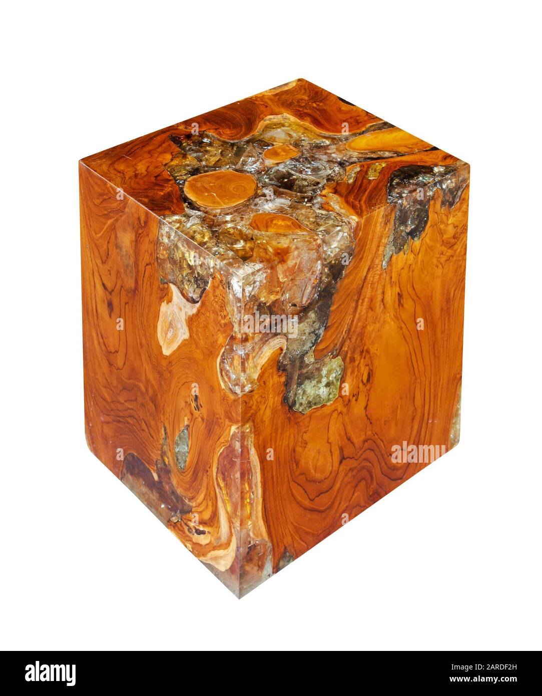 Unico cubo di legno isolato incluso il sentiero di ritaglio Foto Stock