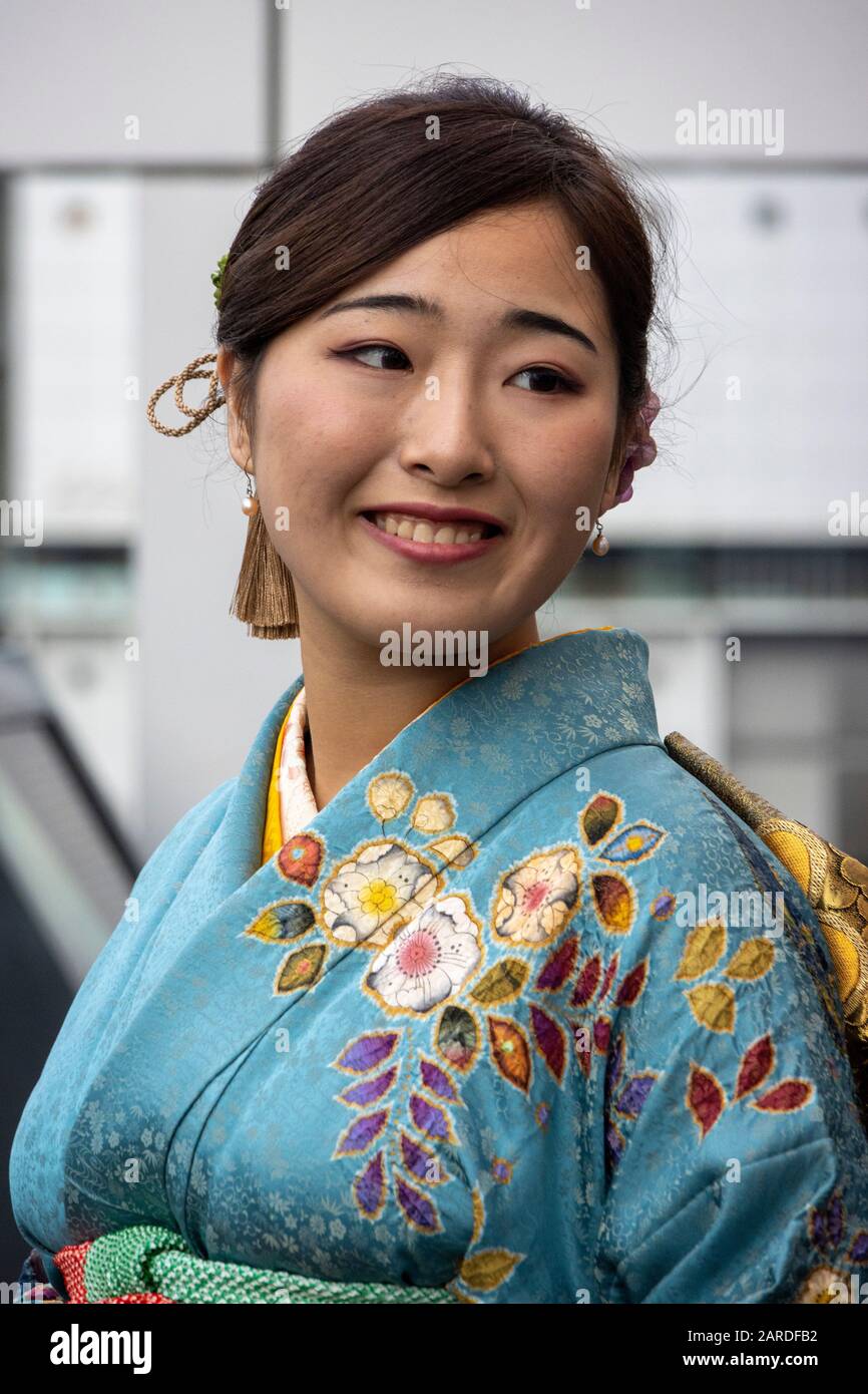 Bella donna giapponese in kimono, Kyoto, Giappone Foto Stock