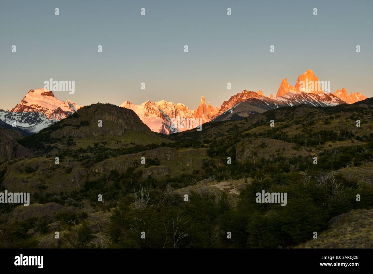 Alba al Monte Fitz Roy e Cerro Torre, patagonia, Argentina Foto Stock
