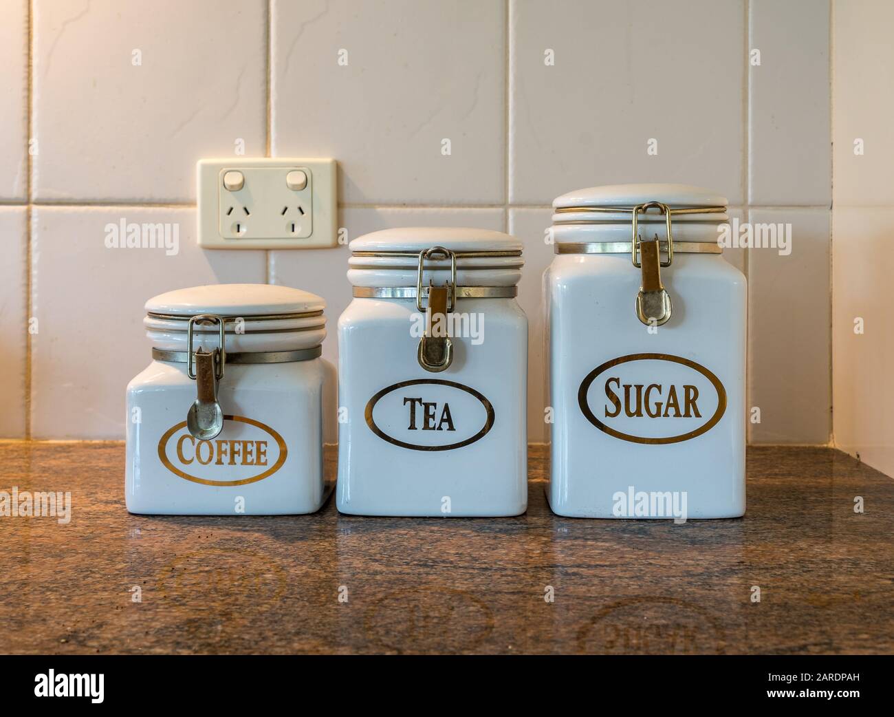 Un set di caffè, tè e vasi di porcellana zucchero Foto Stock