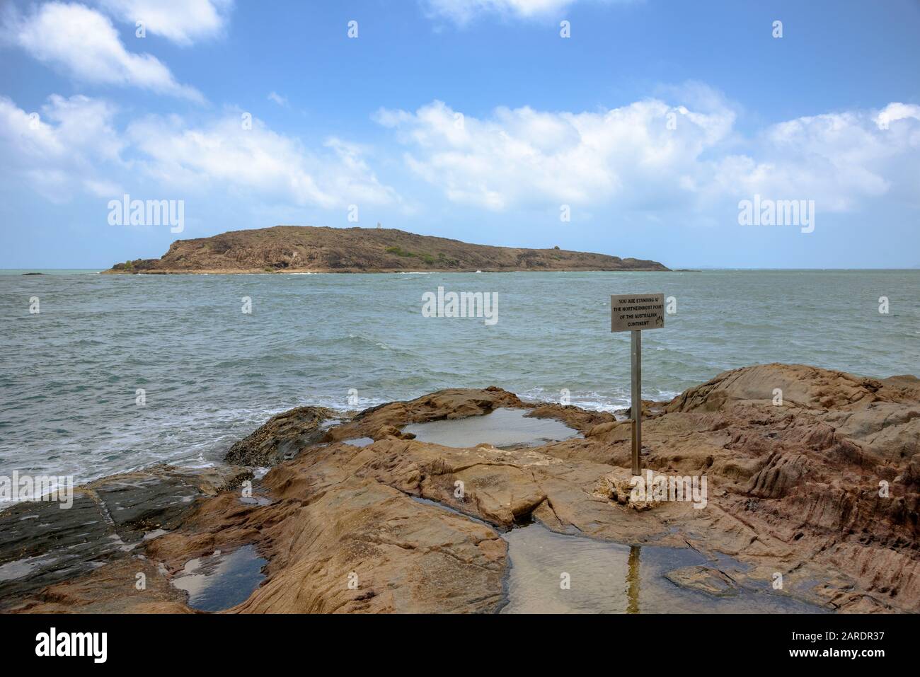 Il cartello a Cape York, che fa il punto più settentrionale del continente australiano Foto Stock