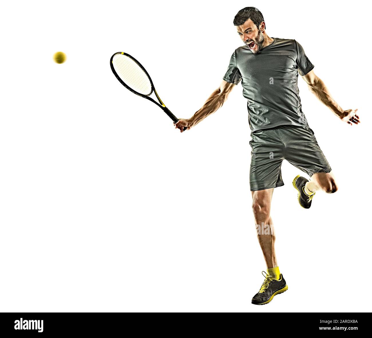 un giocatore di tennis caucasico maturo uomo backhand silhouette intera lunghezza in studio isolato su sfondo bianco Foto Stock