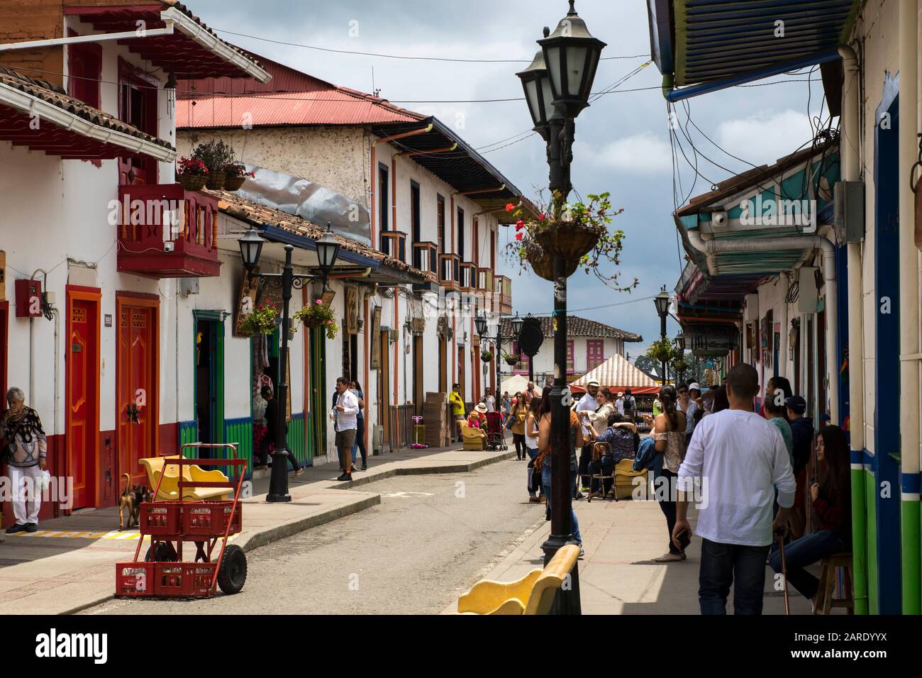 Strade Comune Del Salento Quindio. Situato nelle Ande colombiane è una città con architettura tradizionale. Cocora Valley, sede della Palma Di Ce Foto Stock