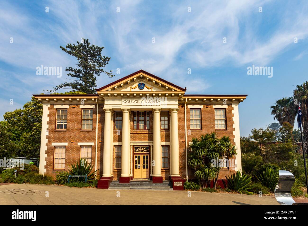 Facciata del bellissimo palazzo del Consiglio Chambers, costruito all'inizio del 20th secolo, a Kiama, nuovo Galles del Sud, Australia Foto Stock