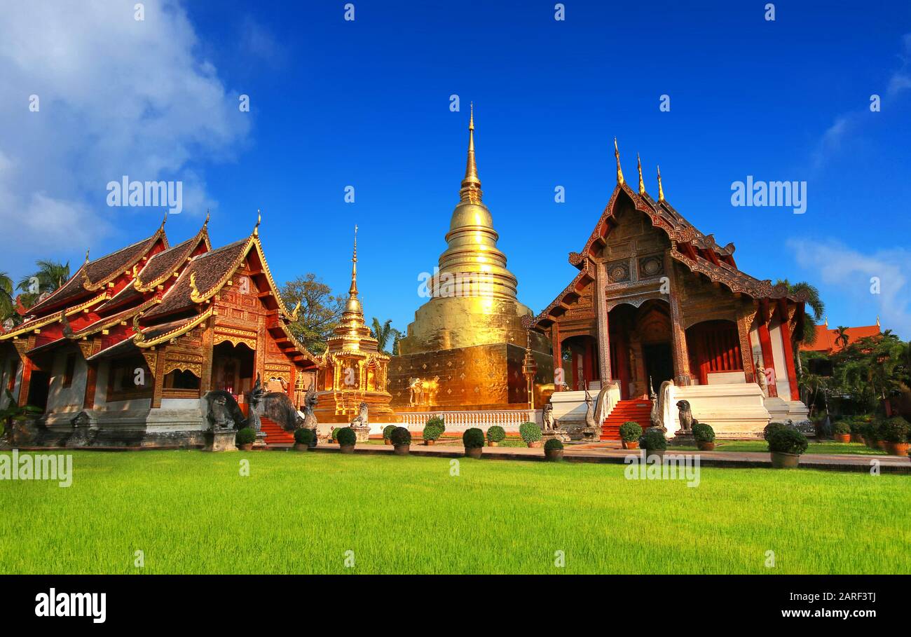 Tempio di Wat Phra Singh a Chiang mai, Thailandia. La destinazione di viaggio più popolare e attrazione turistica quando si visita Chiang mai, Thailandia. Foto Stock