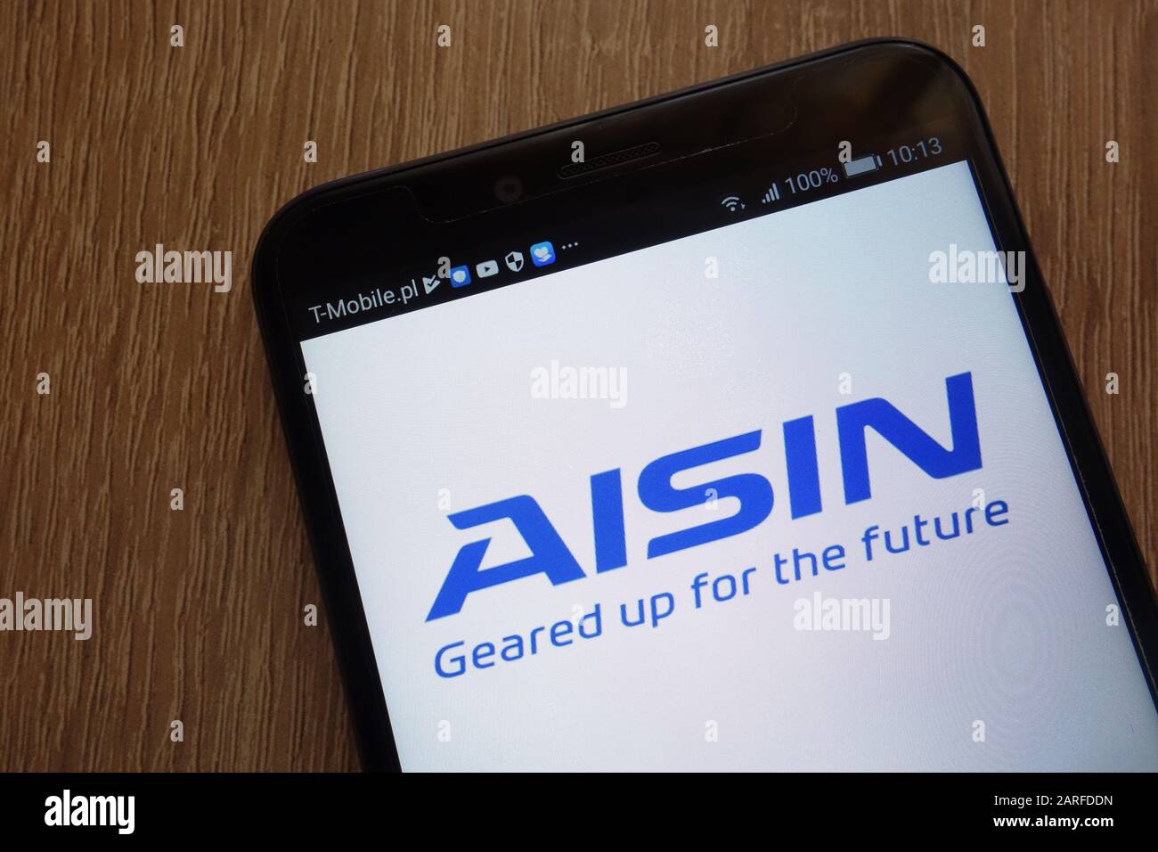 Logo Aisin Seiki visualizzato su uno smartphone moderno Foto Stock