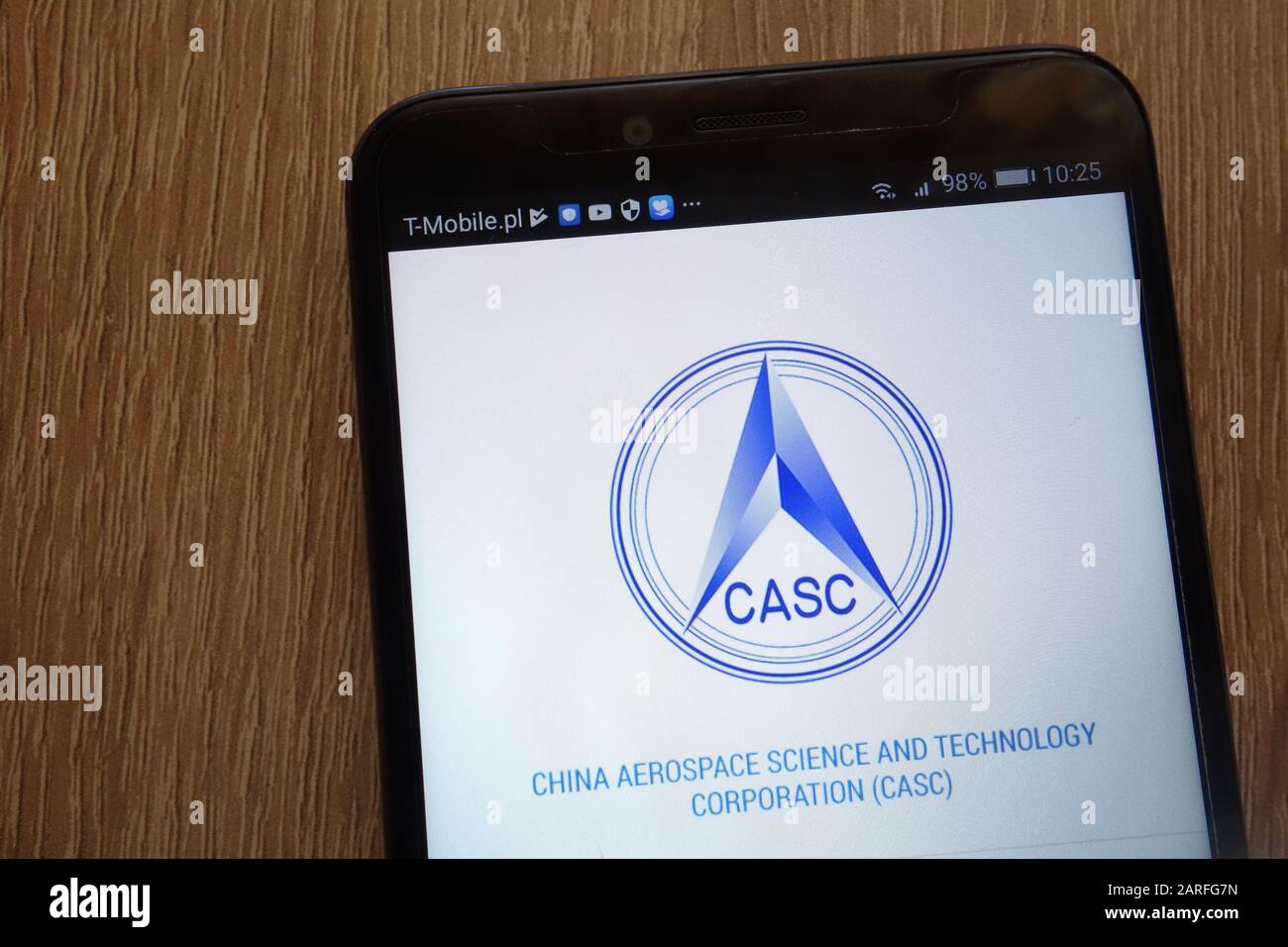 Logo China Aerospace Science and Technology Corporation visualizzato su uno smartphone moderno Foto Stock