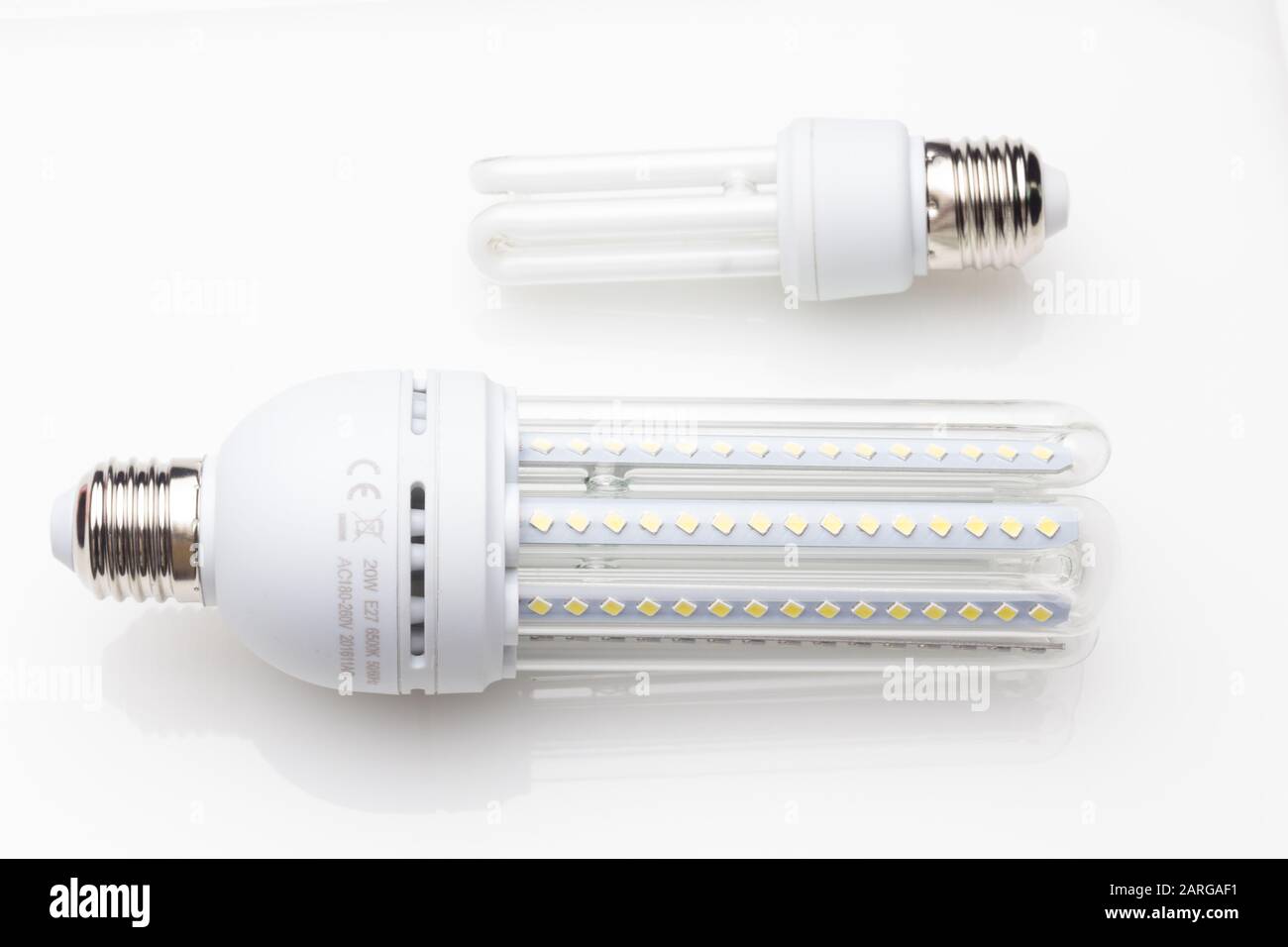 Basso consumo, minore calore, consumo responsabile di energia; risparmio energetico di lampadine e massima luminosità per vedere bene, leggere bene; Perfettamente il Foto Stock