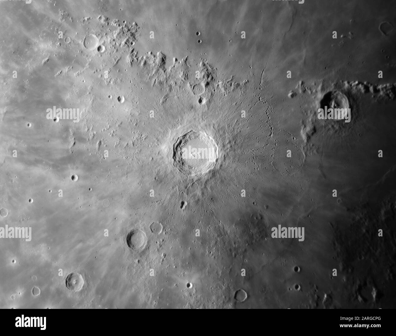 Cratere d'impatto lunare Copernicus closeup Foto Stock