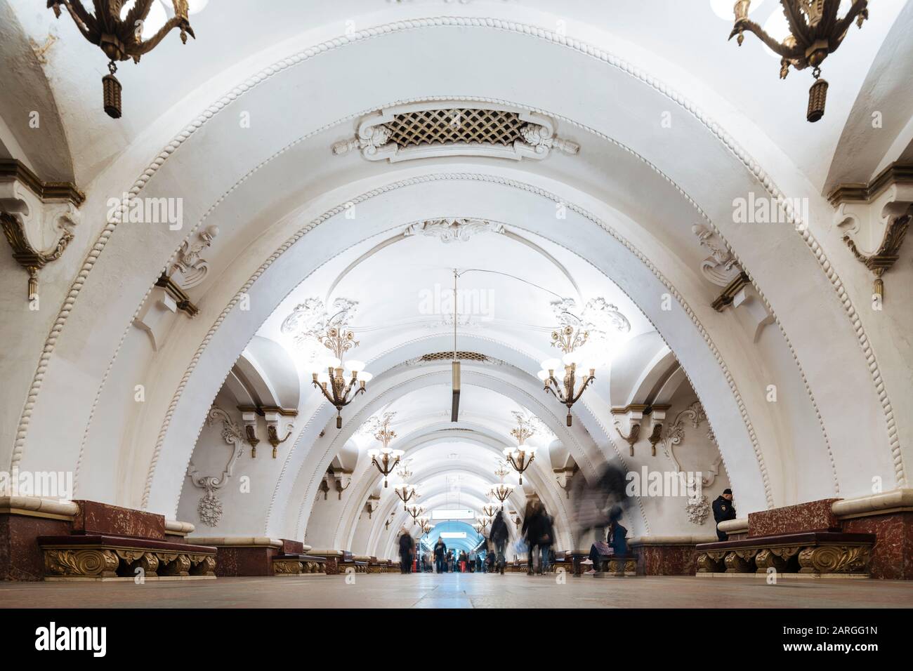 Interno Della Stazione Della Metropolitana Arbatskaya, Mosca, Mosca Oblast, Russia, Europa Foto Stock