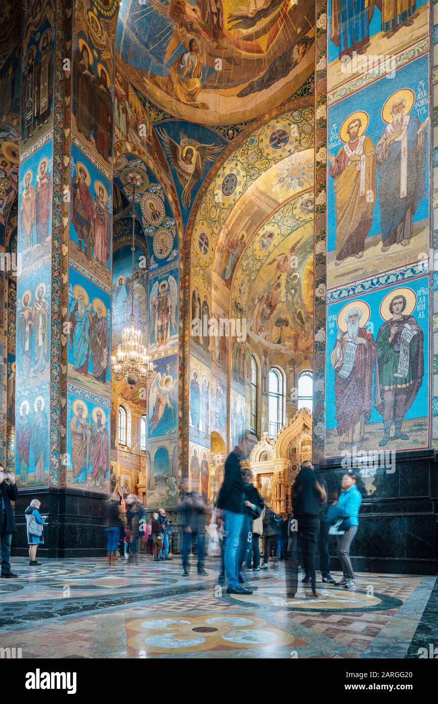 Interno della Chiesa del Salvatore sul sangue versato (Chiesa della Resurrezione), Patrimonio dell'Umanità dell'UNESCO, San Pietroburgo, Oblast di Leningrado, Russia Foto Stock