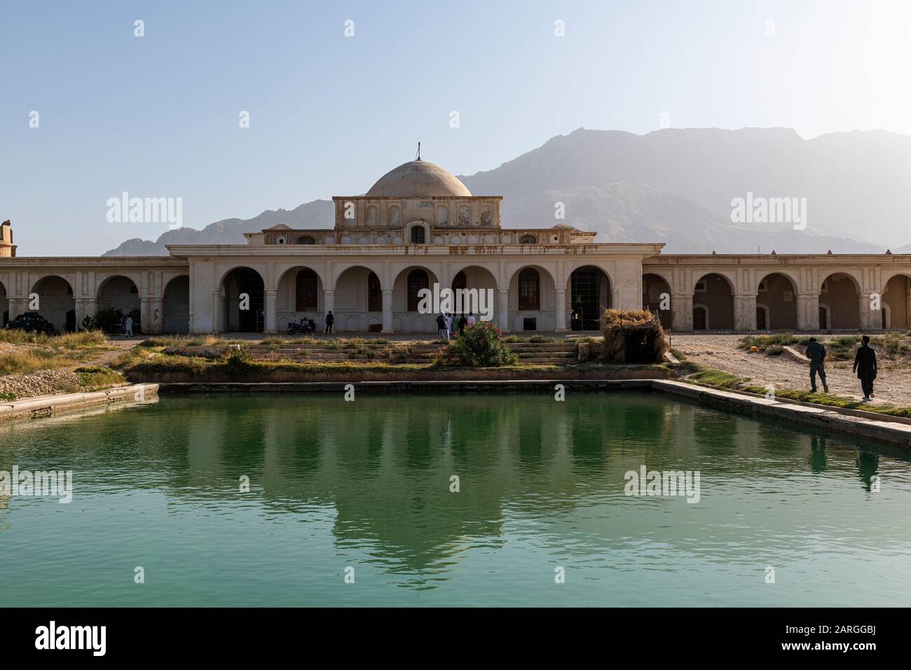 Palazzo Tashkurgan in stile indiano ex palazzo estivo del re, fuori Mazar-e-Sharif, Kholm, Afghanistan, Asia Foto Stock