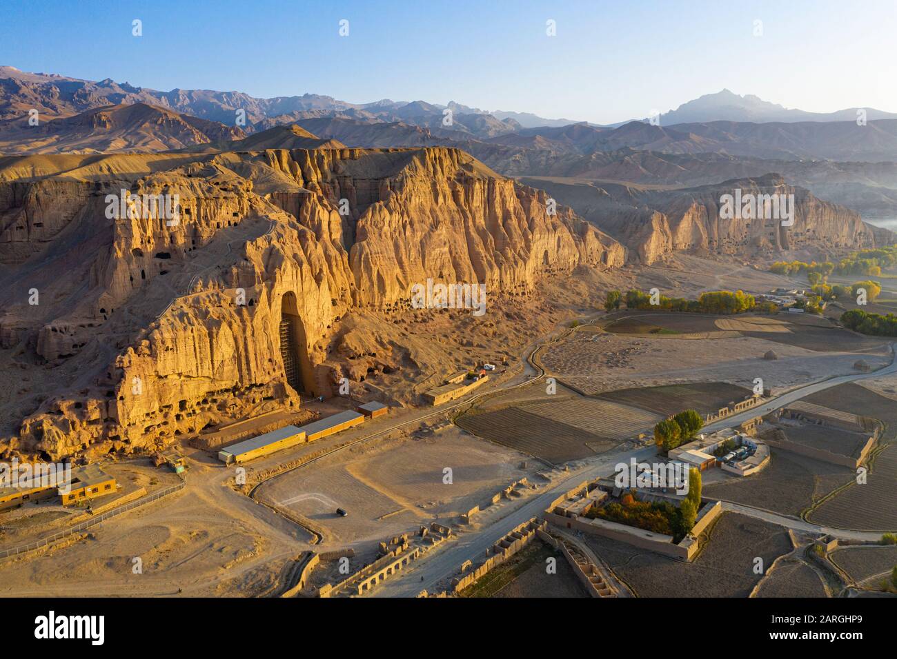 Aereo da drone del sito dei grandi Buddha a Bamyan (Bamyan), preso nel 2019, dopo la distruzione, Afghanistan, Asia Foto Stock