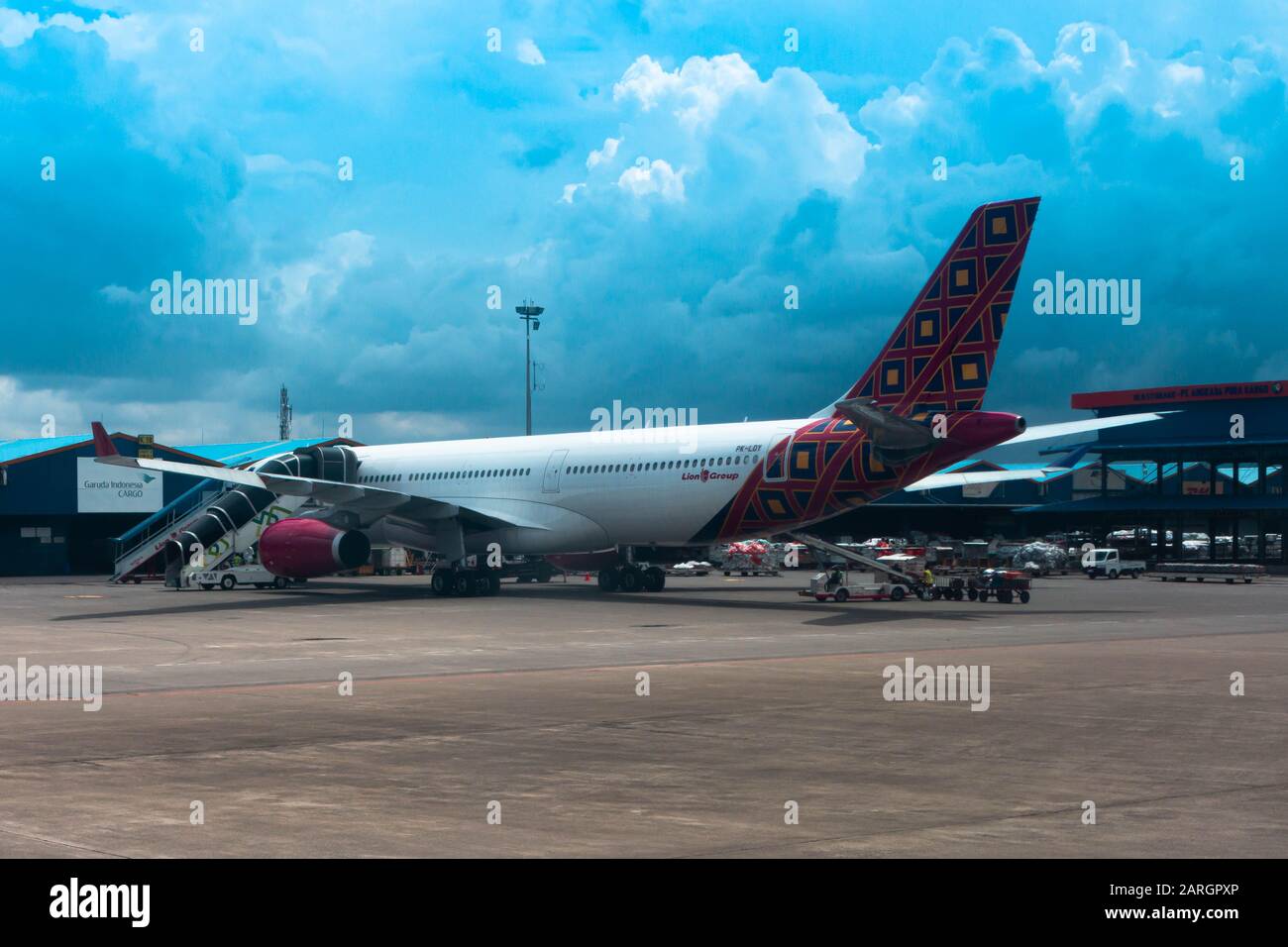 Batik Air PK-LDY Airbus A330-343 all'aeroporto internazionale Soekarno-Hatta Foto Stock