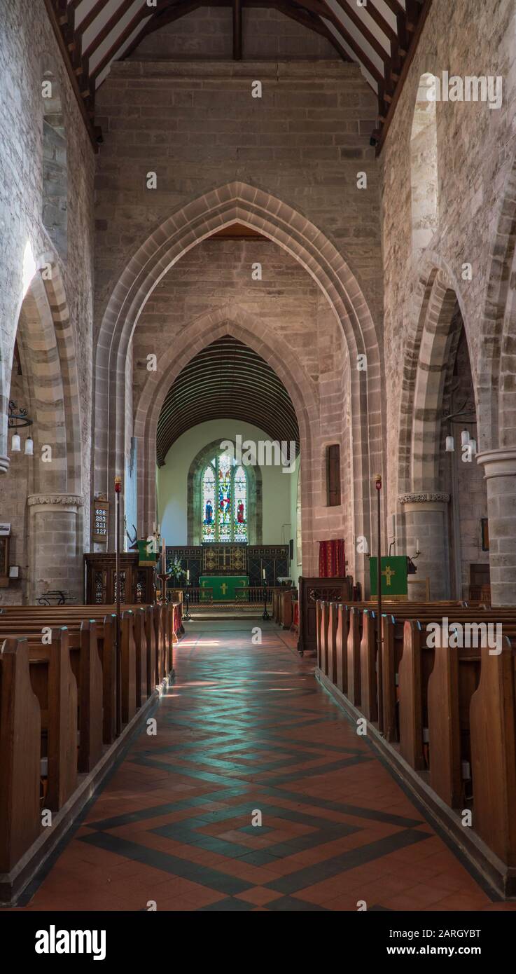 Navata e finestra Est, Chiesa di St Bartholomew, molto Marzio, Herefordshire UK. Febbraio 2019 Foto Stock