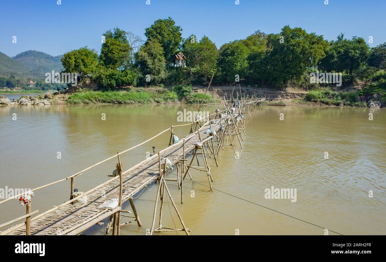 Monkey Bridge, Luang Prabang Laos Foto Stock