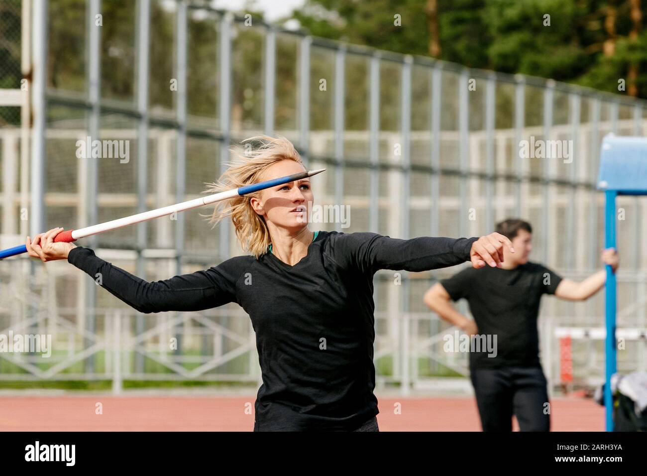 donne atleta lanciatore javelin tiro in atletica Foto Stock