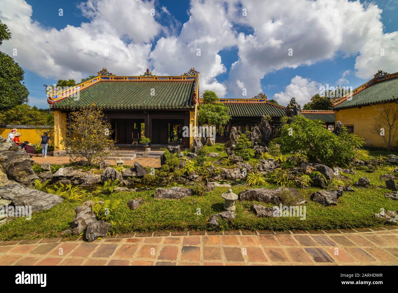 14 Luglio 2020, Città Imperiale, Hue, Vietnam. Bella vista immagine di antico palazzo vietnamita e fortificazione palazzo cittadella. Foto Stock