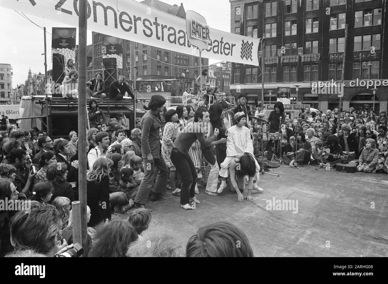 Zomerstraattheater Op De Dam Data: 7 Luglio 1972 Luogo: Amsterdam, Noord-Holland Parole Chiave: Zomerstraattheater Foto Stock