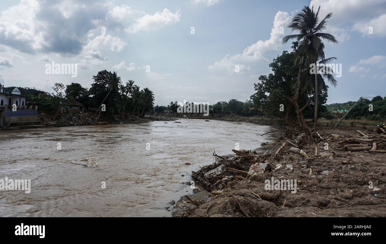 Lebak, BANTEN - JANUARI 23, 2020: Le inondazioni in flash hanno colpito il distretto di Lebak nella provincia di Banten, Indonesia all'inizio del nuovo anno il 1° gennaio 2020 Foto Stock