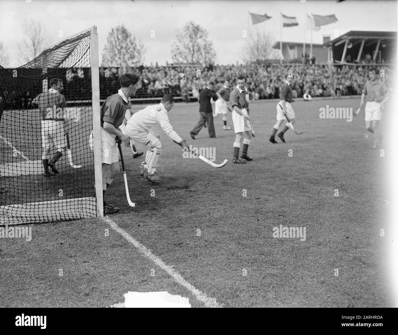 Hockey Paesi Bassi-Irlanda 5-4 Data: 7 Maggio 1949 Parole Chiave: Hockey Foto Stock