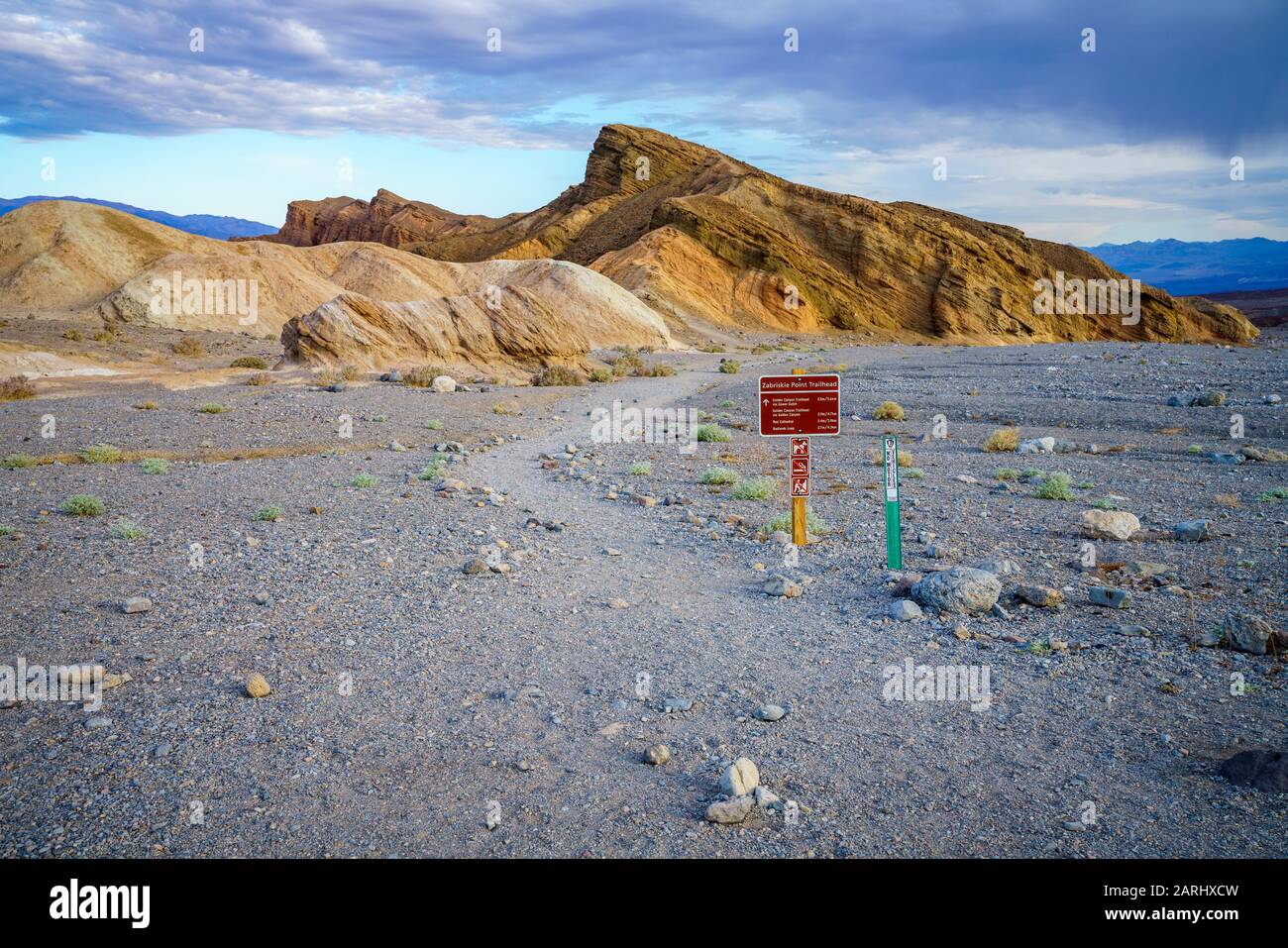 hikink il canyon dorato - circuito gower gulch nel parco nazionale della valle della morte in california negli stati uniti Foto Stock