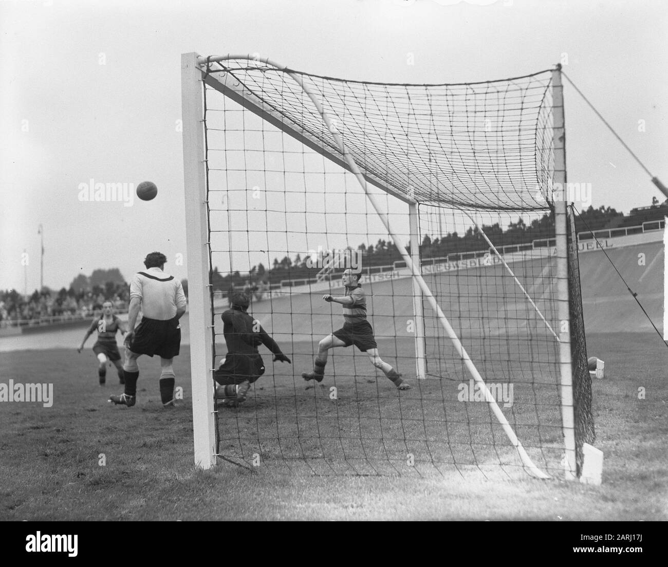 DOS contro NEC 1-3 Data: 24 settembre 1950 Nome dell'istituzione: NEC Foto Stock