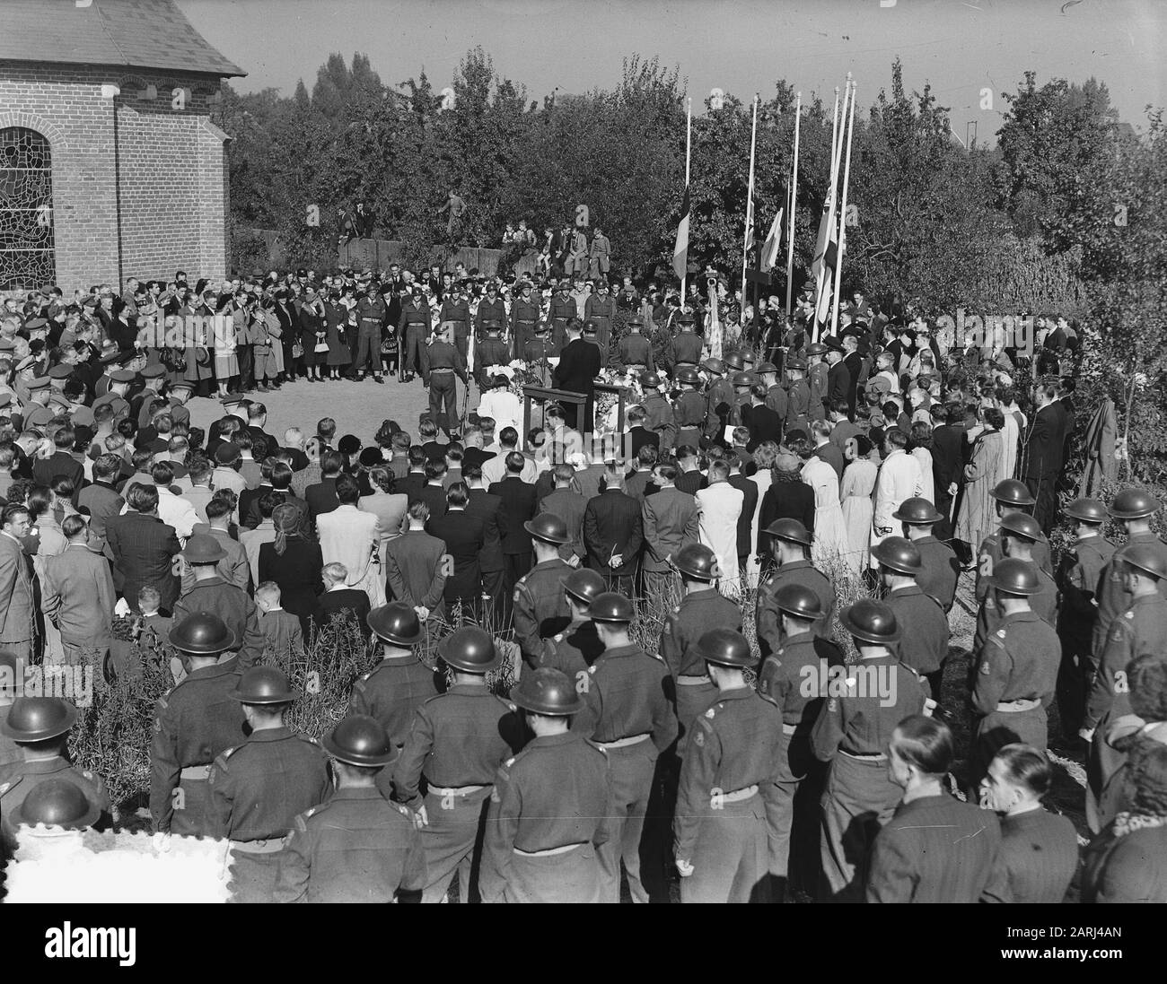 Commemorazione dei soldati uccisi a Leeuwen Inferiore Data: 15 ottobre 1951 luogo: Beneden-Leeuwen, Gelderland Parole Chiave: Commemorazioni, soldati Foto Stock