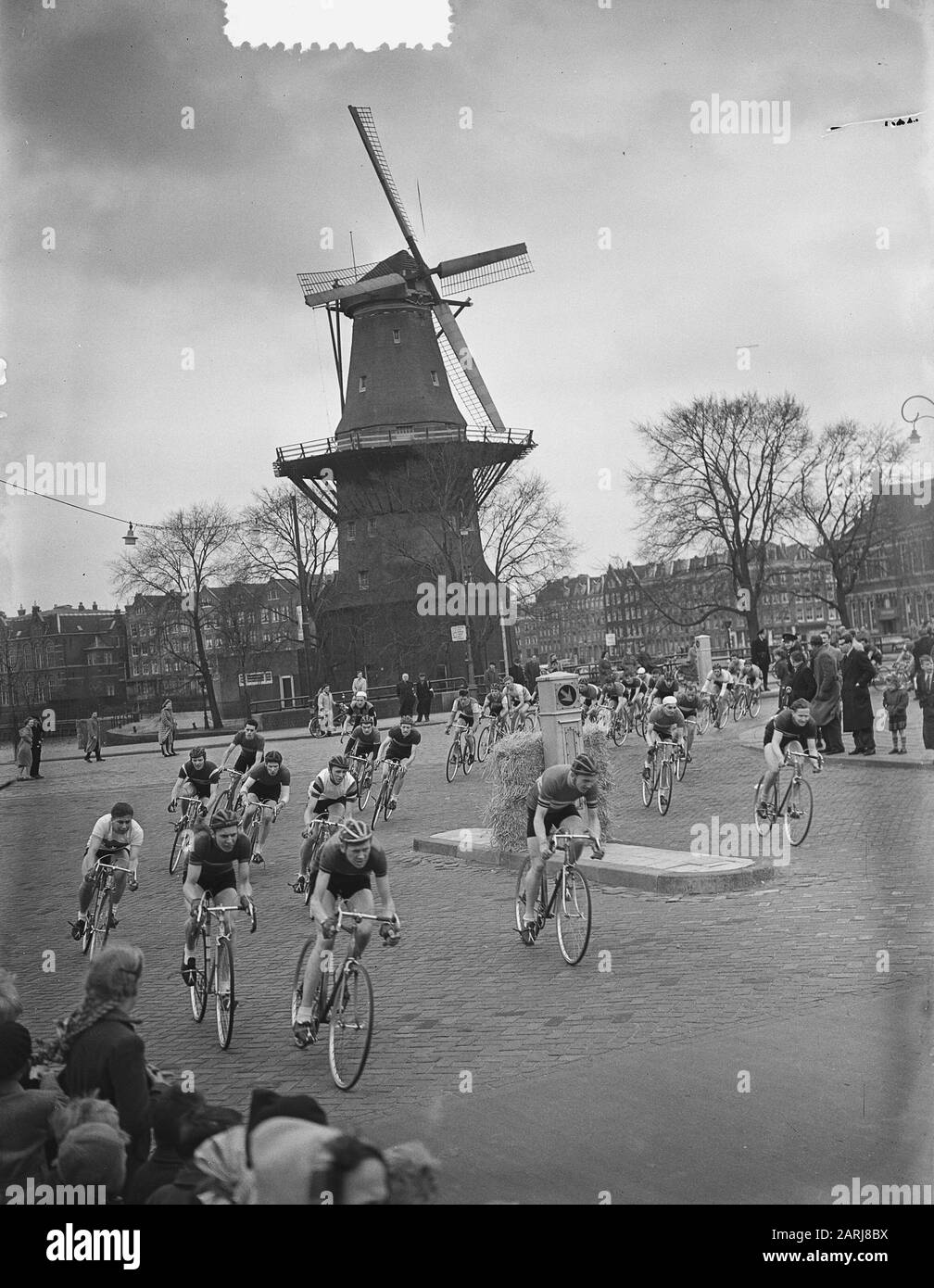 Wielerronde Rampenfonds Amsterdam Data: 29 Marzo 1953 Ubicazione: Amsterdam, Noord-Holland Parole Chiave: Rampenfond, Cicli Di Ciclismo Foto Stock