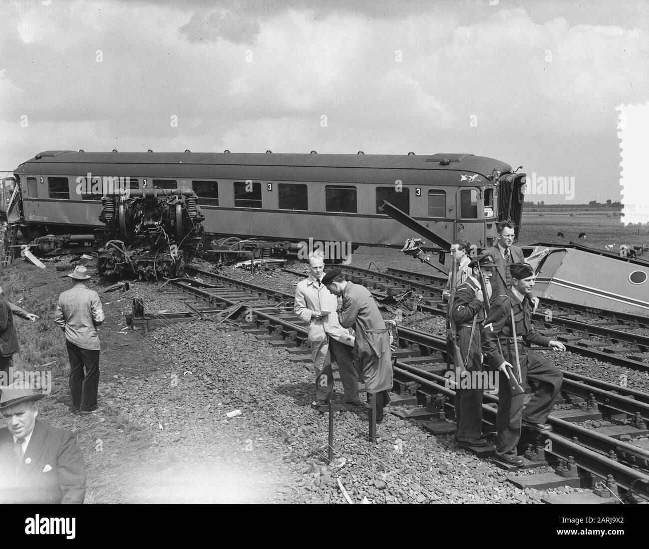 Incidente ferroviario a Weesp. Exprestrain su treno pendolari Data: 19 Giugno 1953 Località: Noord-Holland, Weesp Parole Chiave: Expressionreinen, RAIWAYS Foto Stock