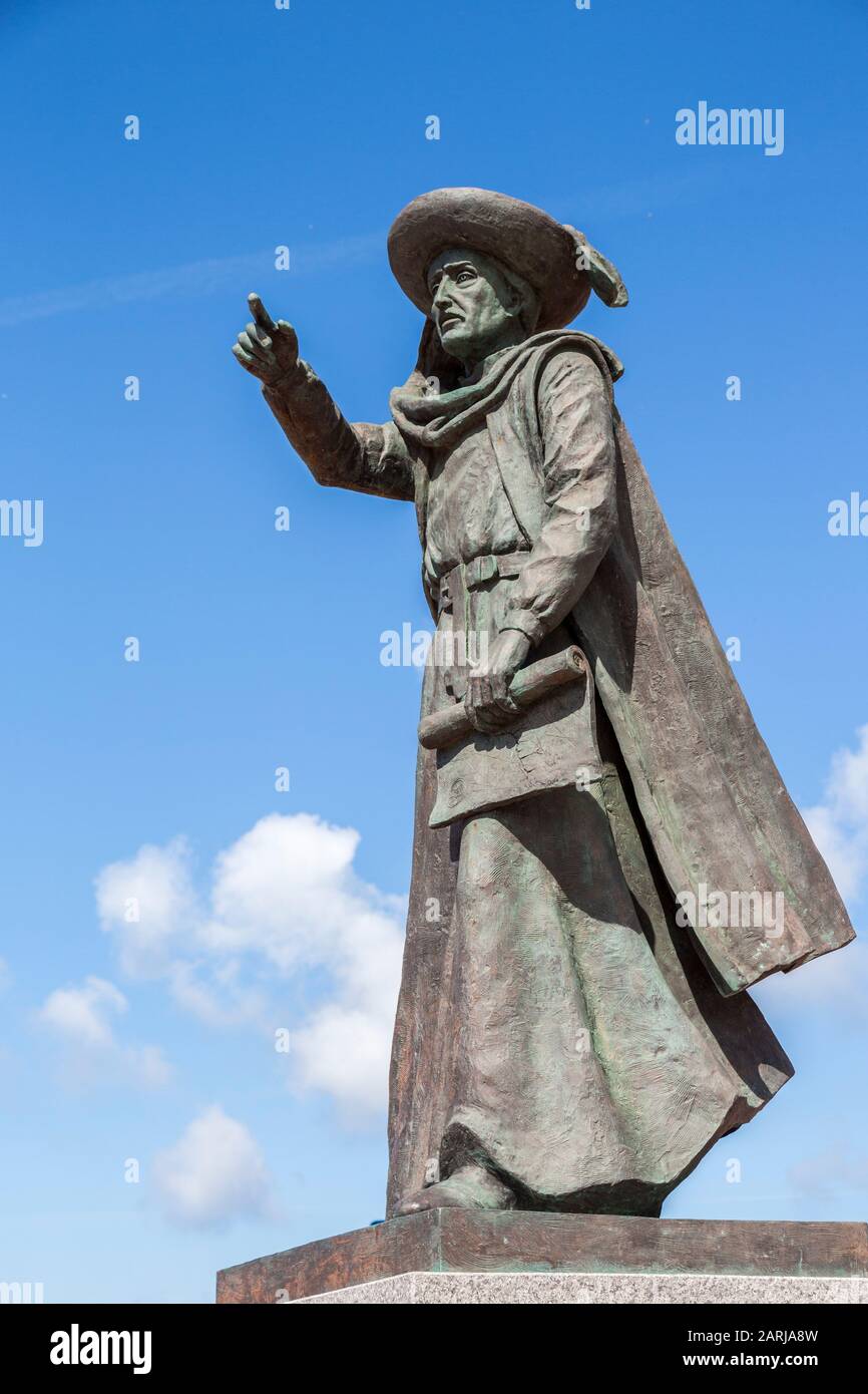 Statua di Enrico il Navigatore, Infante D. Henrique 1394-1460, Sagres, Algarve, PORTOGALLO Foto Stock