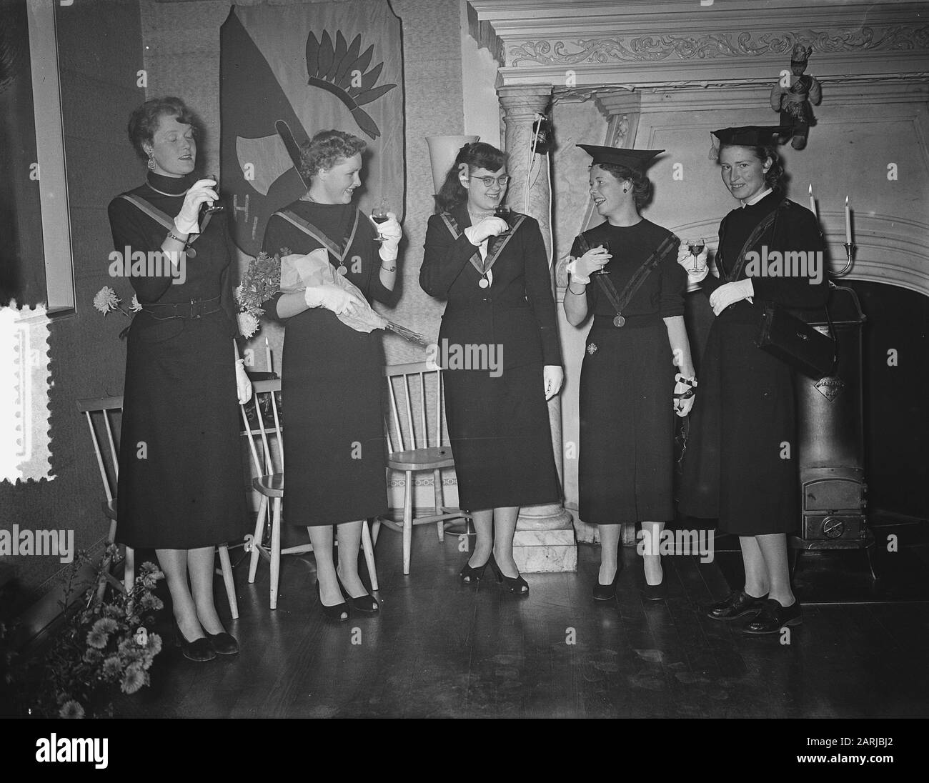 Dispuutgezelschap AVSV (Miss Haverkamps) Data: 3 novembre 1953 Nome dell'istituzione: AVSV Foto Stock