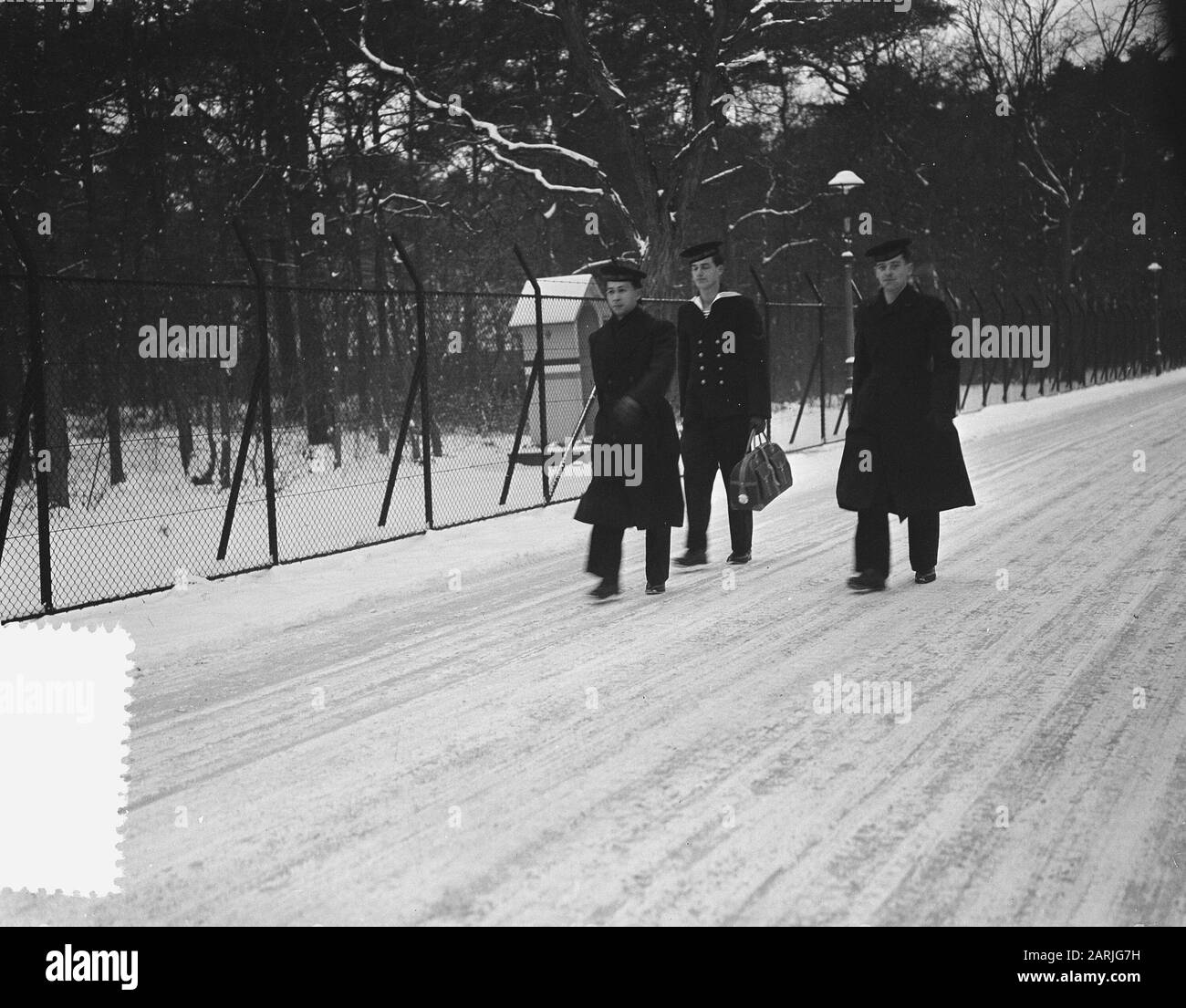 Ascensori organizzati per soldati e marinai Data: 14 gennaio 1955 Parole Chiave: HIFTS, Marinai, Soldati Foto Stock