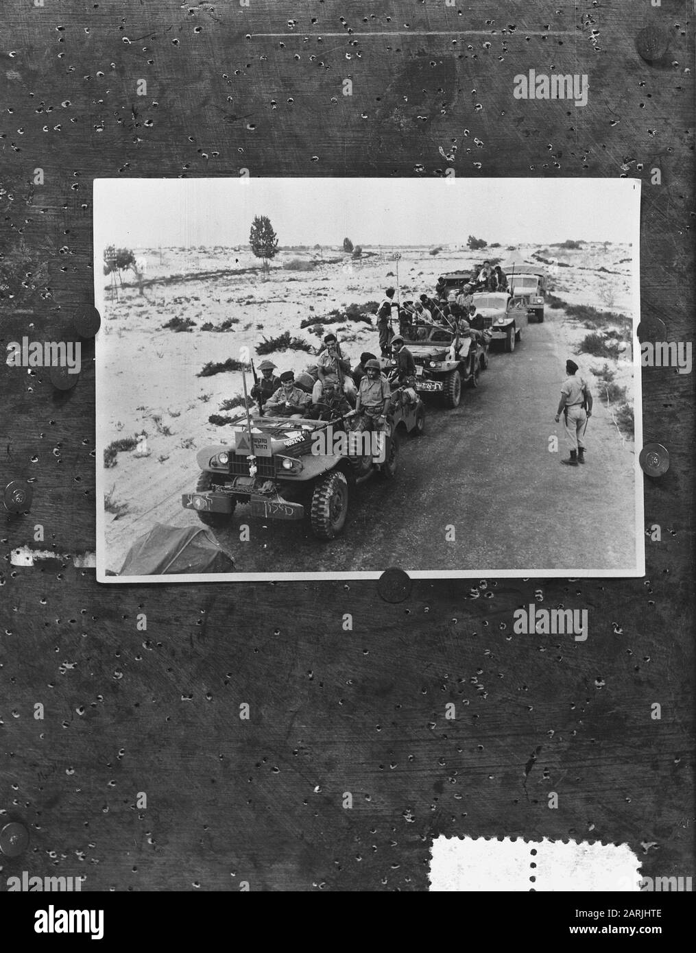 Ritorno truppe israeliane dall'Egitto (Sinai) Data: 14 dicembre 1956 Località: Egitto, Sinai Parole Chiave: Eserciti, militari, guerre, veicoli Foto Stock