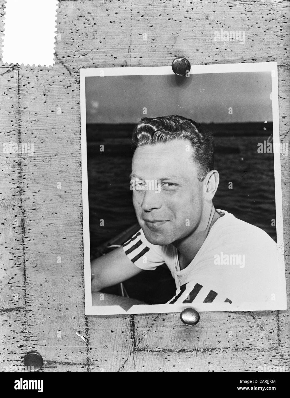 Canottaggio. Quattro con Timoniere. Jaap Beije Annotation: Repronegative. Selezionato Per I Giochi Olimpici Di Helsinki Data: 13 Maggio 1952 Parole Chiave: Ritratti, Regate, Atleti Nome Utente: Beije, Jaap Foto Stock