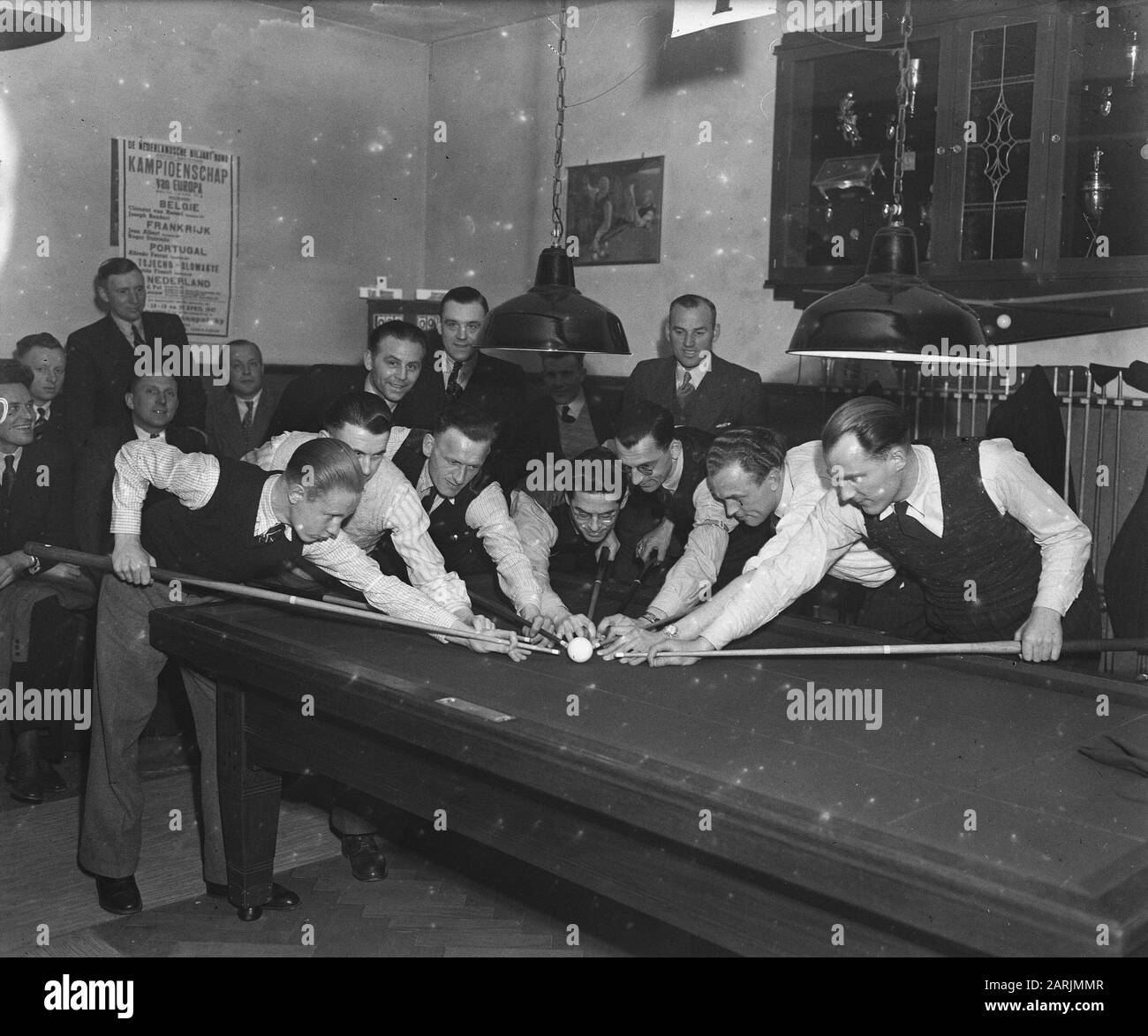 Campionati di biliardo Amersfoort Data: 13 aprile 1947 Località: Amersfoort Parole Chiave: BILJARTEN, CHAMPIONSIES Foto Stock
