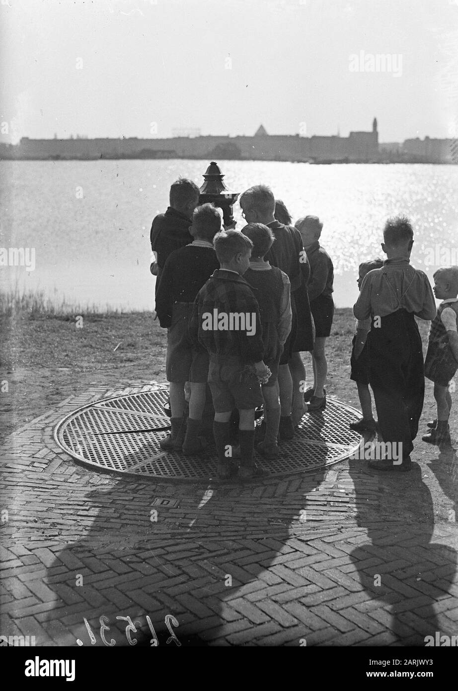 Heat Makes asseted Annotation: Old number 902-1531 Date: 7 May 1947 Location: Utrecht Nome personale: Beatrix, princess Foto Stock