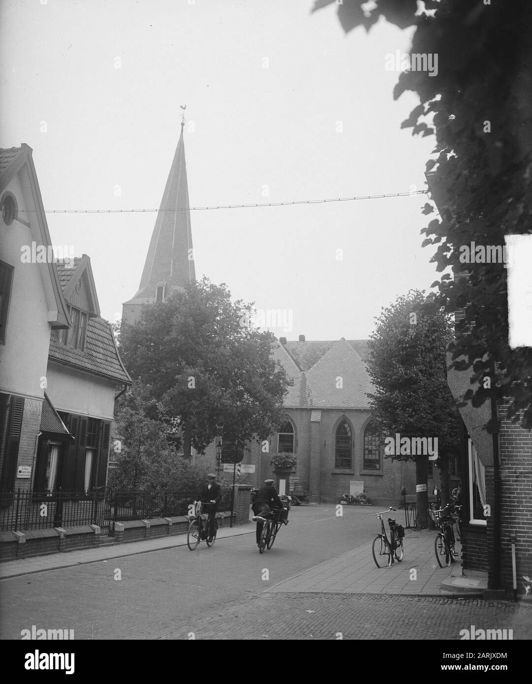 Street in Putten vicino alla chiesa Data: 28 settembre 1949 luogo: Wells Parole Chiave: CHURKES, Streets Foto Stock