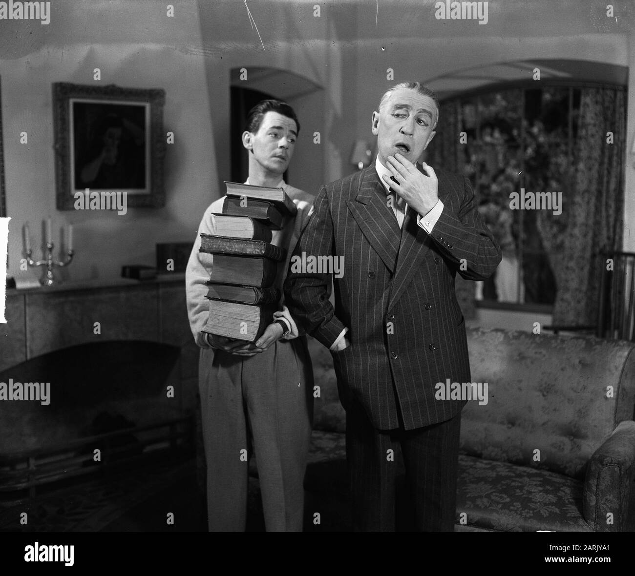 Tre uomini e 1 ragazza a Cor Rys con Kitty Knappert Data: 17 marzo 1950 Parole Chiave: Uomini Foto Stock