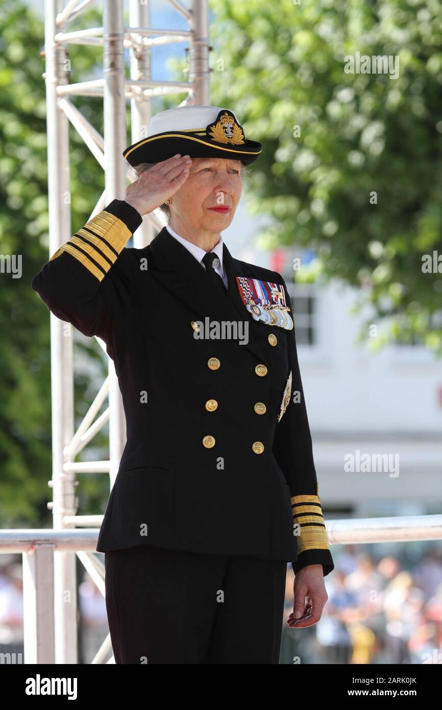 HRH The Princess Royal, Principessa Anna che partecipa all'evento della Giornata Nazionale delle Forze Armate del 2019 a Salisbury. Le Frecce rosse seguirono una sfilata di forze armate intorno a Salisbury. Foto Stock