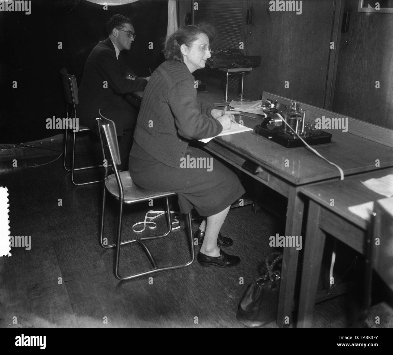 Concorsi finali telex di Amsterdam Data: 29 novembre 1952 luogo: Amsterdam, Noord-Holland Parole Chiave: Telex, CONCORSI, finali, tipi Foto Stock Concorsi finali telex di Amsterdam Data: 29 novembre 1952 luogo: Amsterdam, Noord-Holland Parole Chiave: Telex, CONCORSI, finali, tipi Foto Stock