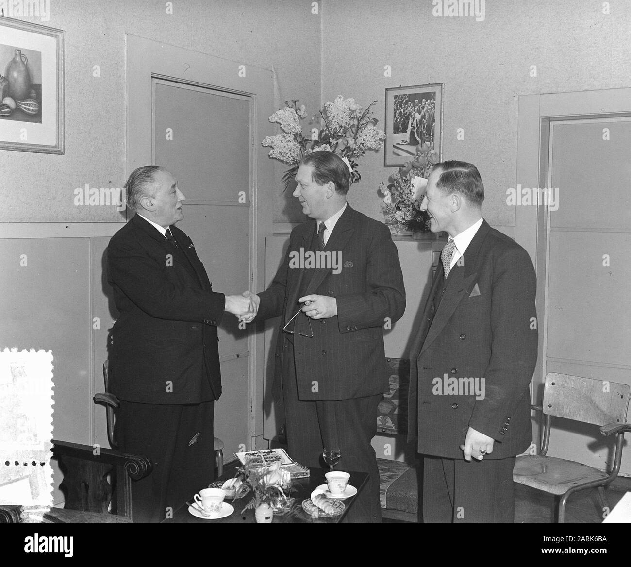 Lord A. Elfers Direttore dell'International Cliche-Factory Pax Holland 60 anni Data: 22 Febbraio 1954 Parole Chiave: Direttori Nome personale: Elfers Foto Stock