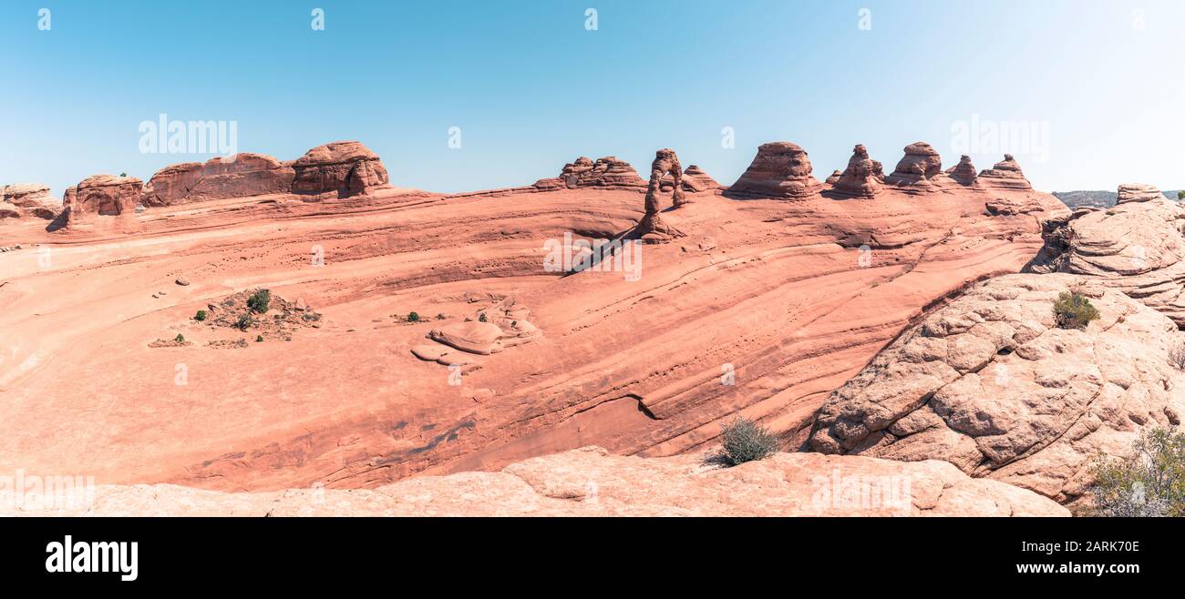 Panorama dell'Arco delicato e delle vette circostanti Foto Stock