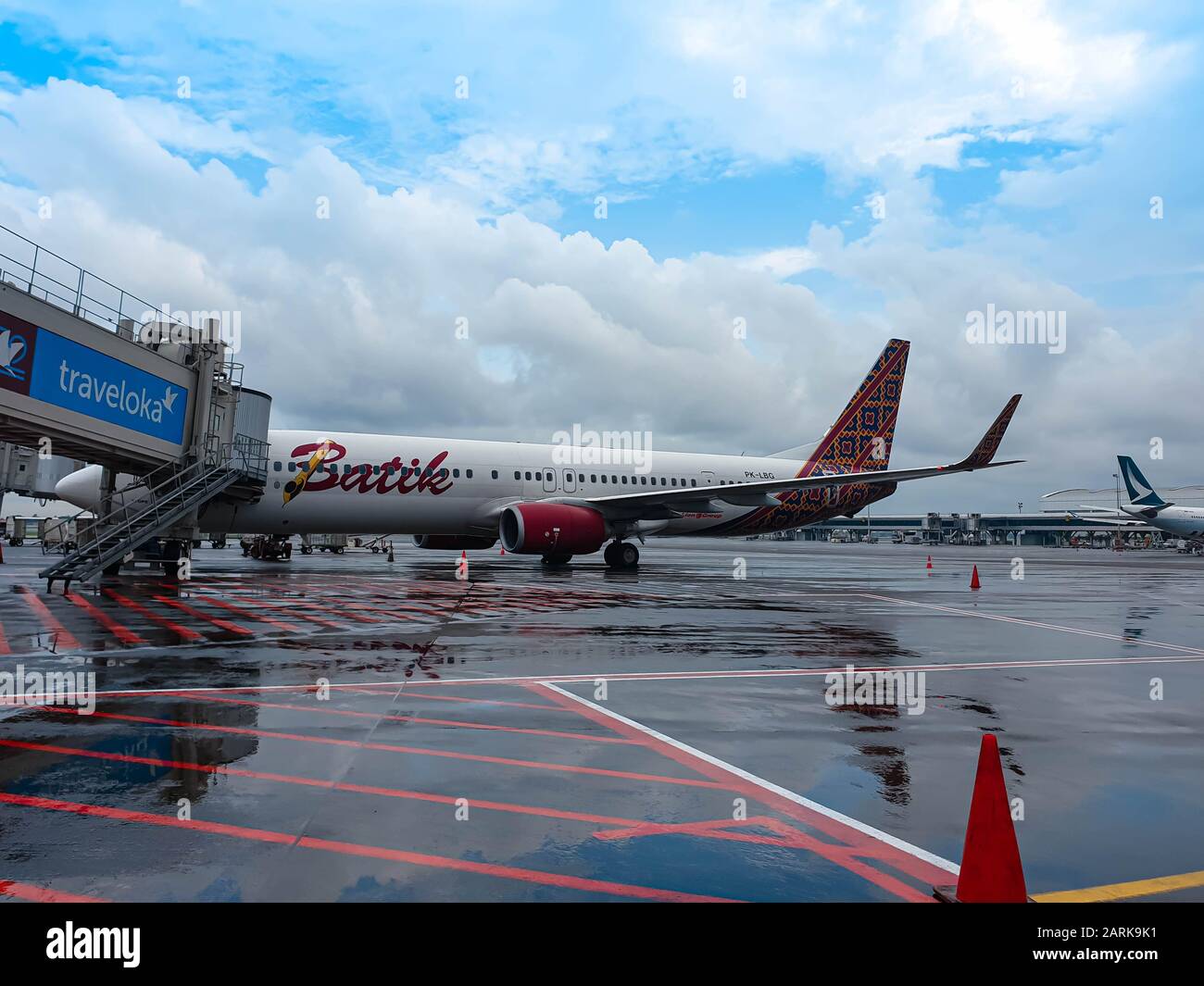 Batik Air Boeing 737-9GP(ER) PK-LBG all'aeroporto internazionale Soekarno-Hatta di Giacarta Foto Stock