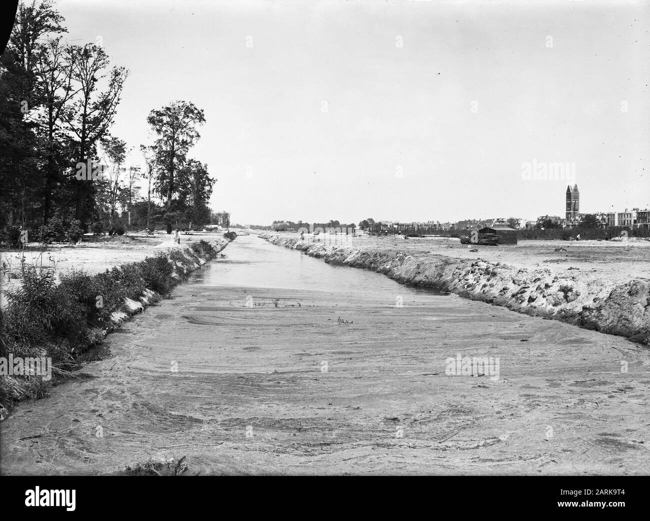 Tank Canals, in parte ammortizzata, haagse bos Data: 1948 Parole Chiave: In parte ammortizzata, canotta canali Nome utente: Haagse bos Foto Stock